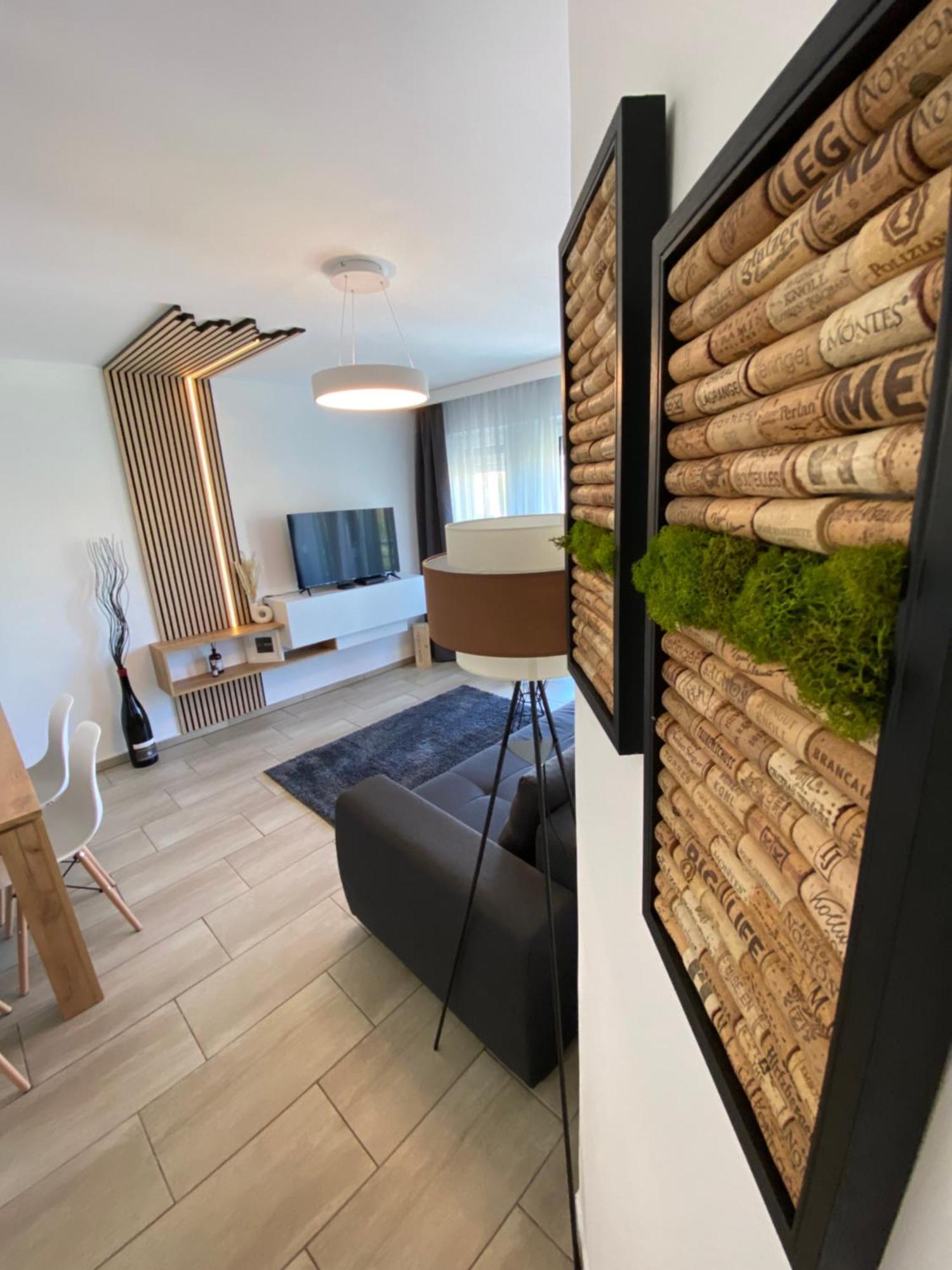 Ikon Apartment เฮวิซ ภายนอก รูปภาพ